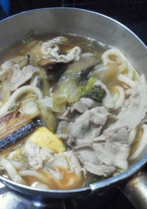 香ばし濃コク♪煮込みうどん。-レシピのメイン写真
