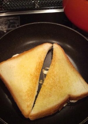 フライパンでチーズトースト-レシピのメイン写真