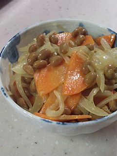 玉ねぎとにんじんと納豆の炒めサラダ風-レシピのメイン写真