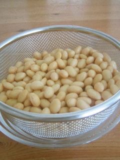 水筒でほっとく大豆の戻し方-レシピのメイン写真