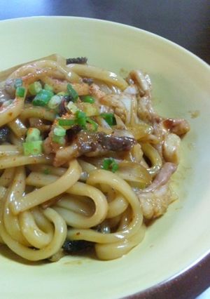 焼肉のタレだけ☆超簡単ホルモン焼きうどん-レシピのメイン写真