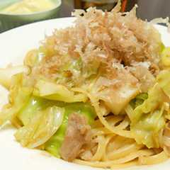 รูปของ キャベツと豚肉の焼肉パスタ
