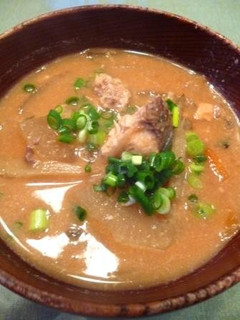 出汁入らず!根菜と鮭缶の酒粕汁-レシピのメイン写真