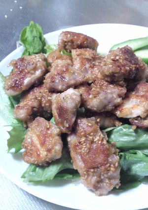 ヘルシー！唐揚げもどきの鶏肉のゴマ衣焼き-レシピのメイン写真