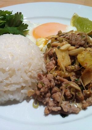 豚ひき肉とコリアンダー・レモングラスご飯-レシピのメイン写真