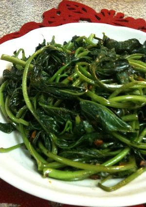 さつま芋の葉の食べるラー油炒め-レシピのメイン写真