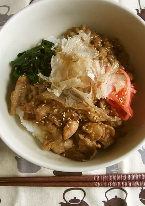 合うんです♡甘辛豚肉×納豆丼-レシピのメイン写真