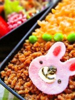 キャラ弁♪ウサギちゃんのそぼろ弁当-レシピのメイン写真