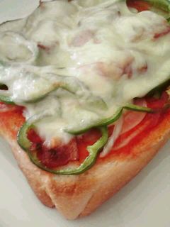 簡単ピザパン-レシピのメイン写真