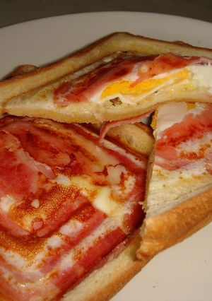 ホットサンドメーカーでクロックマダム風-レシピのメイン写真