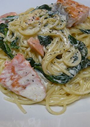 ほうれん草と鮭のクリームパスタ-レシピのメイン写真