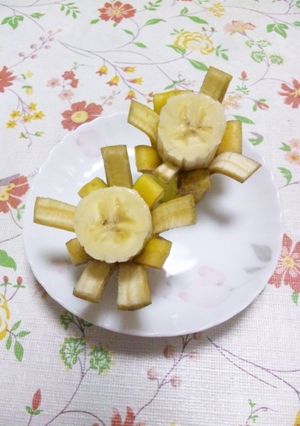 簡単だよ！バナナでお花〜飾り切り♪-レシピのメイン写真
