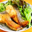皮がパリパリ♪鱈のムニエル