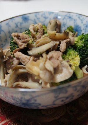 ブロッコリーと舞茸の簡単炒め物-レシピのメイン写真