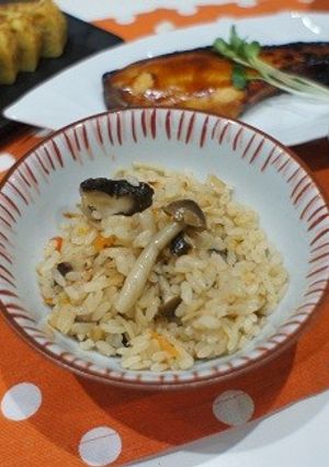 きのこたっぷり炊き込みごはん-レシピのメイン写真