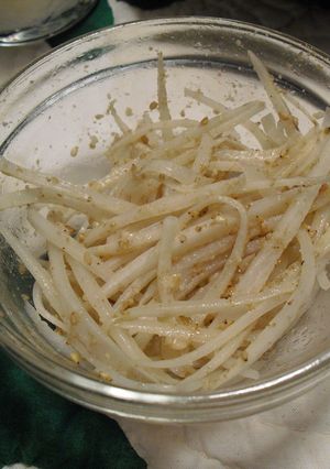 大根皮の塩麹ごま和え-レシピのメイン写真