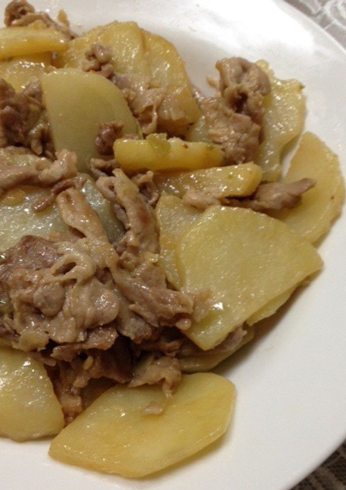 ご飯がすすむ〜♫豚肉とじゃがいもの炒め物-レシピのメイン写真