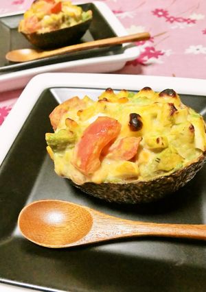 アボカドのカップ焼き♪-レシピのメイン写真