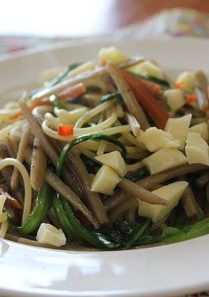 きんぴらごぼうでチーズペペロンチーノ♪-レシピのメイン写真