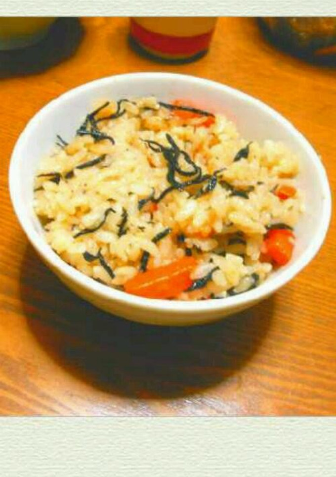 炊飯器にお任せ☆炊き込みひじきご飯-レシピのメイン写真