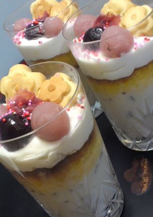 桜の春色ホワイトチョコプリンアラモード♪-レシピのメイン写真