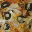 アンチョビとオリーブの手作りピザ