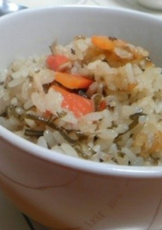 塩こんぶで簡単☆うまい炊き込みご飯-レシピのメイン写真