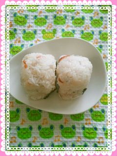 梅+しらすおにぎり-レシピのメイン写真