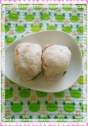 梅+しらすおにぎり-レシピのメイン写真