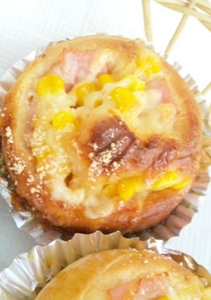 ホロホロチーズでハムマヨコーンパン-レシピのメイン写真