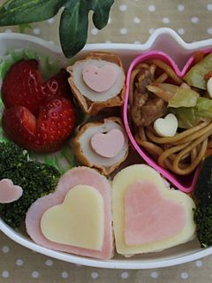バレンタインに♪ハートのおにぎりお弁当-レシピのメイン写真