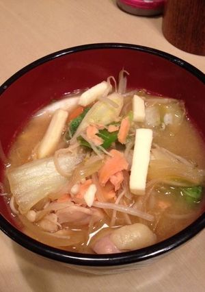 簡単煮込むだけ！鮭の味噌チーズ鍋ラーメン-レシピのメイン写真