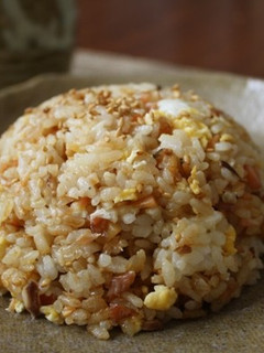 簡単うまうま！鮭チャーハン-レシピのメイン写真