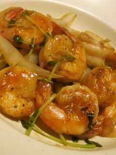 プリッとシャキッと♬海老と豆苗の黒酢炒め-レシピのメイン写真