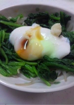 ポーチドエッグ にんにく醤油かけ-レシピのメイン写真