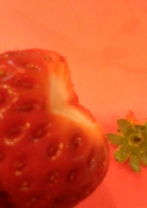 イチゴのヘタを上手に取ろう！-レシピのメイン写真