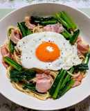 簡単ランチ！小松菜ベーコン卵の和風パスタ