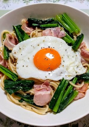 簡単ランチ！小松菜ベーコン卵の和風パスタ-レシピのメイン写真