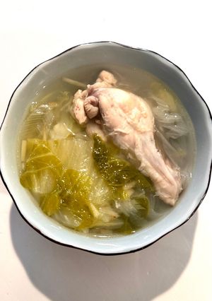 手羽元と白菜、長ネギの生姜スープ-レシピのメイン写真
