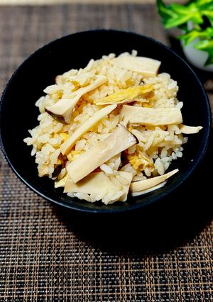エリンギで食感極まる！松茸風味の炊き込みご飯-レシピのメイン写真