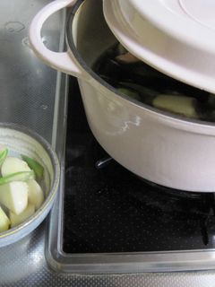 バーミキュラで鮭と里芋の味噌煮-レシピのメイン写真
