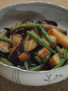揚げカマとインゲン茄子の黒胡椒味噌炒め-レシピのメイン写真