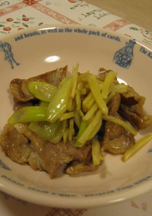 豚コマ肉が柔らかく♪豚肉の長ネギ生姜炒め-レシピのメイン写真