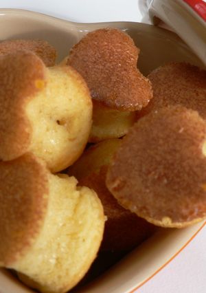 ホットケーキミックスでプチマドレーヌ♡-レシピのメイン写真