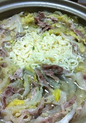 豚バラと白菜の重ね鍋に塩ラーメンを入た鍋-レシピのメイン写真