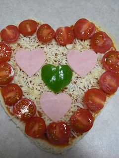 バレンタインピザ-レシピのメイン写真