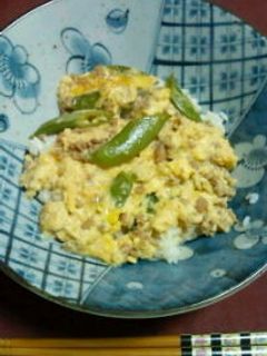 *スナップエンドウの卵とじ丼*-レシピのメイン写真