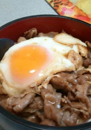 お昼ご飯に★半熟卵の甘辛しょうが焼き丼-レシピのメイン写真