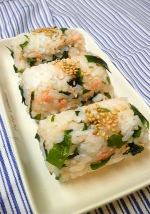 ＊わかめ＆鮭のおにぎり＊-レシピのメイン写真