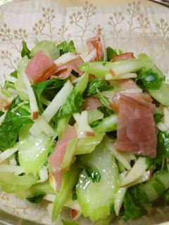 セロリとりんごのサラダ☆生ハム入り-レシピのメイン写真